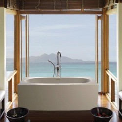 MTCT-131 Akana Freestanding Soaker Tub