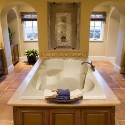 Makyla 7548 Whirlpool Bath